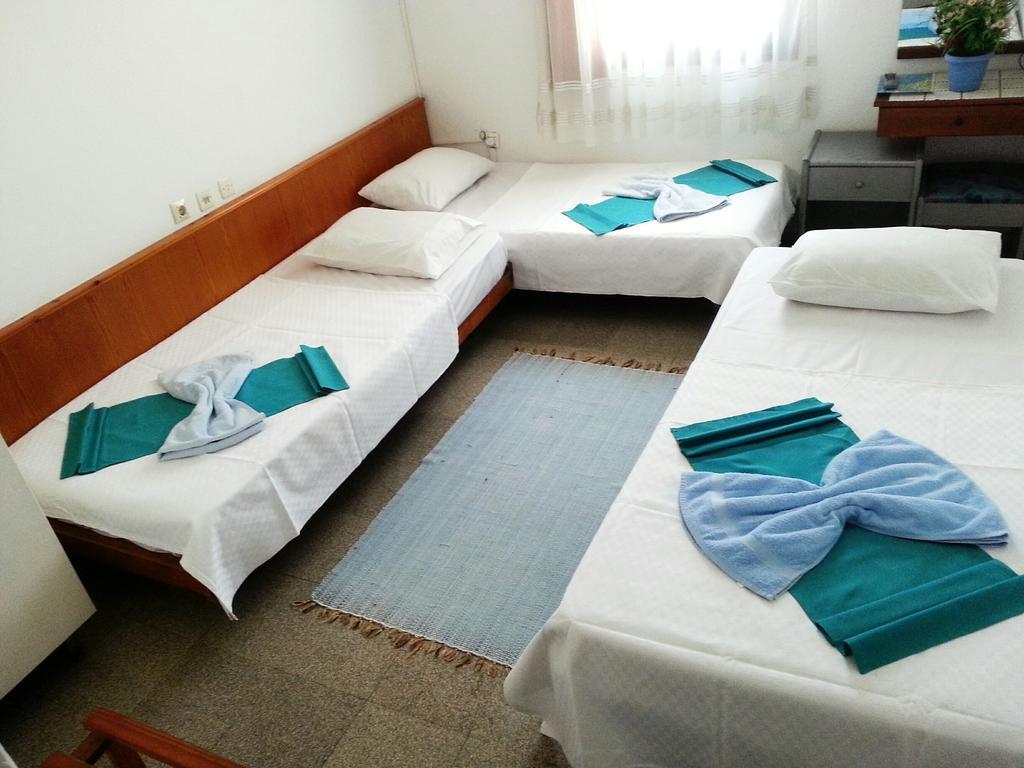 Parmis Rooms Чесме Стая снимка