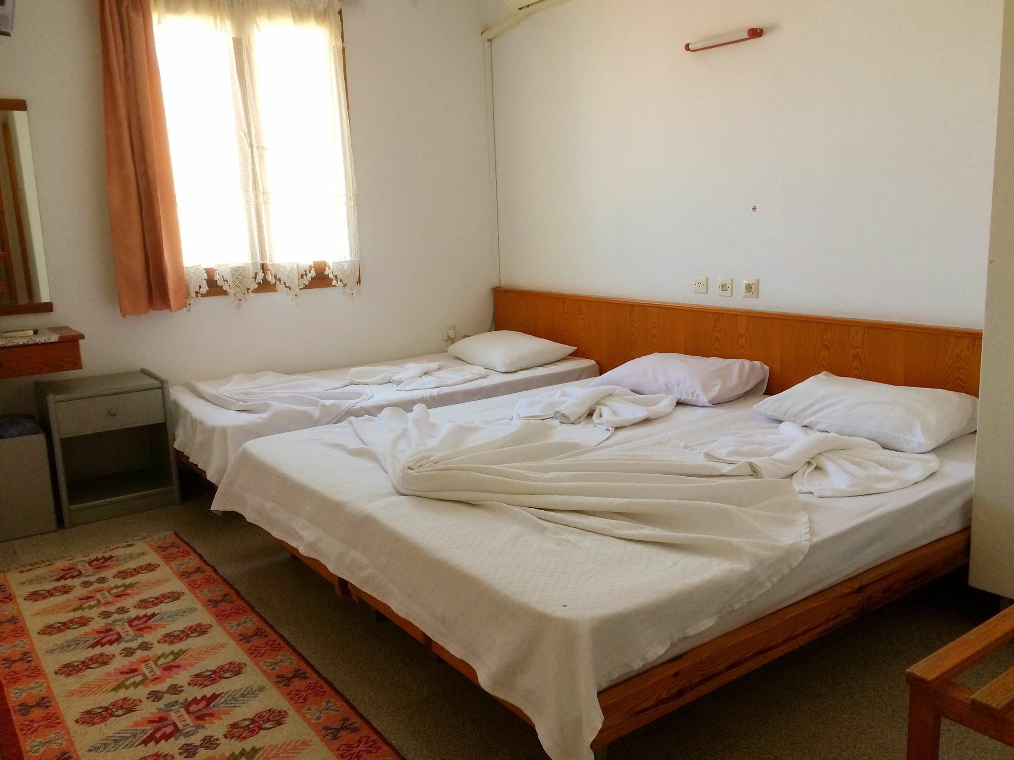 Parmis Rooms Чесме Екстериор снимка