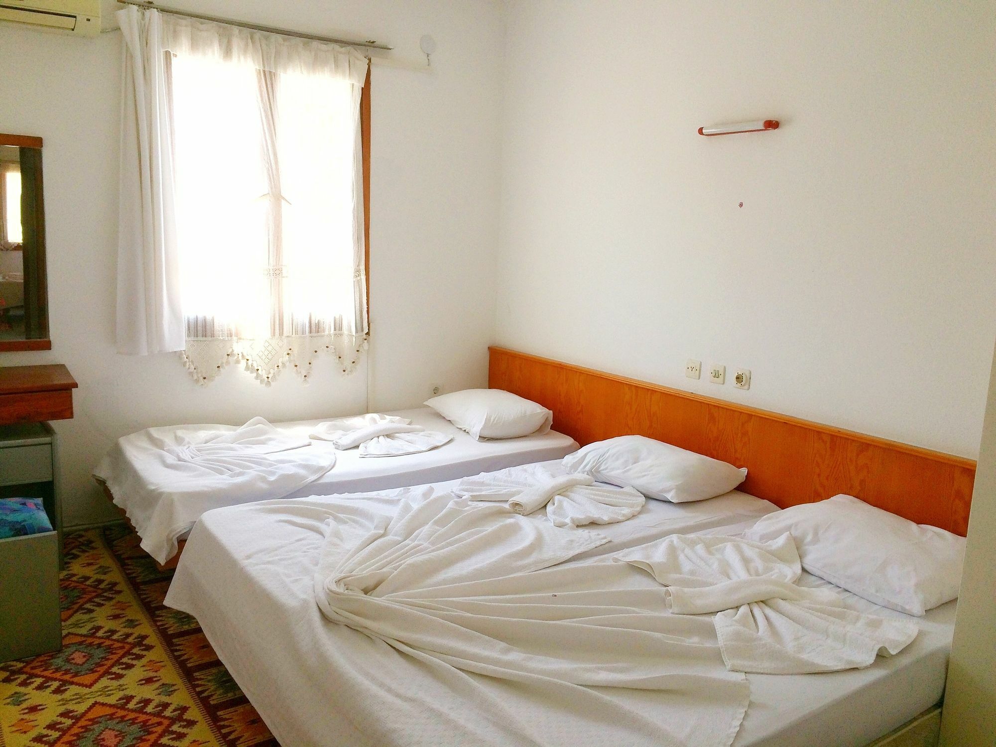 Parmis Rooms Чесме Екстериор снимка